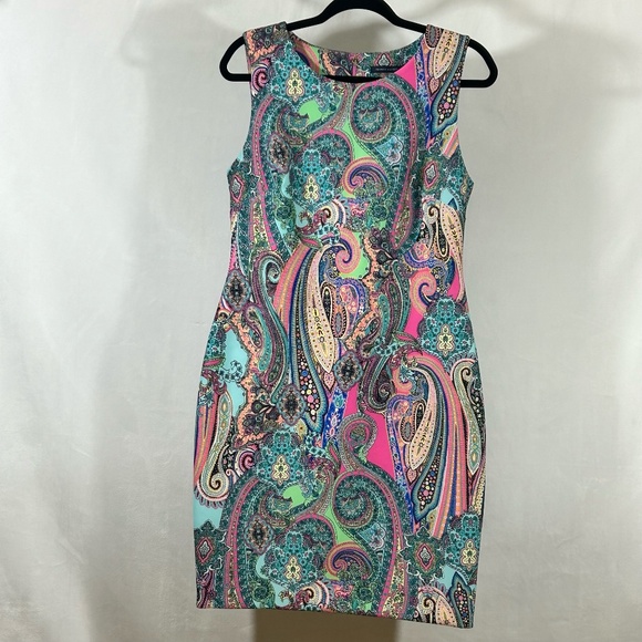 Tommy Hilfiger Dresses & Skirts - NWOT Tommy Hilfiger Dress | Bright Paisley Sleeveless Dress Form Fitting